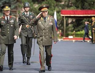 Top Russian general arrives in Ankara, meets Turkish counterpart Akar