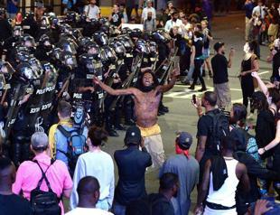 State of emergency called to quell Charlotte unrest over police shooting of African-American man