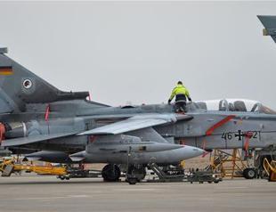 German MPs in Turkey after air base row