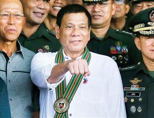 Duterte’s popularity soars with Philippine crime war: Poll