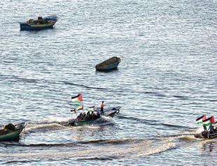 Israel intercepts boat seeking to break Gaza blockade