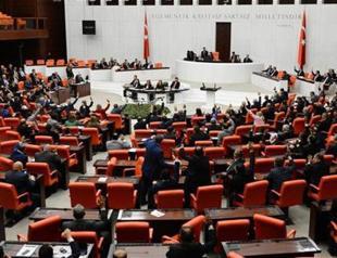 Government proposes inter-party commission to work on decree laws