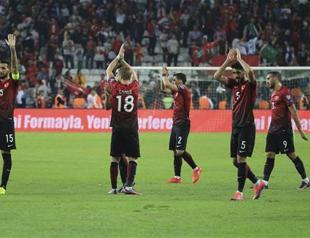 Turkey seeks fist group win against Iceland