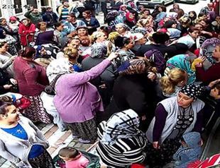 Stampede occurs during opening of discount store in Turkey’s Tekirdağ