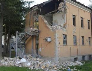 Italy hit by two earthquakes within hours