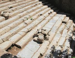 Stairs from Roman temple found in Turkeys İzmit