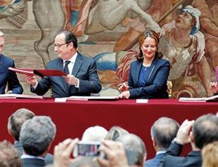 France becomes first major nation to ratify climate deal