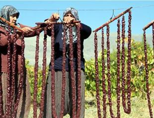 Remote Elazığ village selling walnut sweets all over Turkey