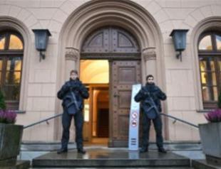 Teen girl stands trial for “ISIL” police stabbing in Germany