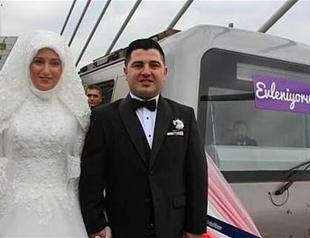 Couple marries in Istanbul subway station in first