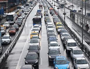 Traffic jams paralyze Istanbul’s environs as Eid al-Fitr vacationers return