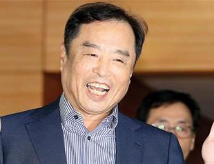 Scandal-rocked South Korean president replaces PM