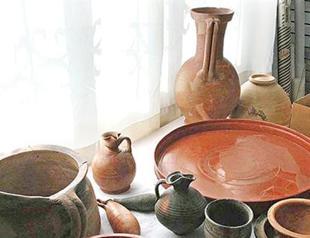 Ancient dinner set found in Turkeys Manisa