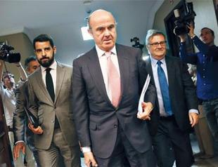 Spain’s Rajoy forms new EU-looking government