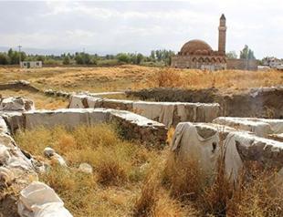 Public buildings unearthed in Van’s old city