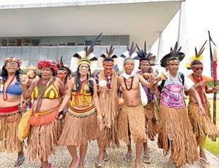 Protesters take over entrance to Brazil’s presidency