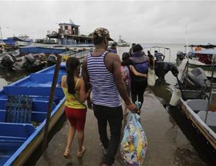 Hurricane Otto nears Nicaragua