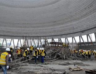 At least 40 killed in east China scaffolding collapse