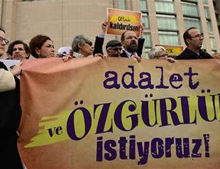 Imprisoned novelist Aslı Erdoğan at risk of being paralyzed: CHP deputy