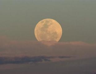 Skywatchers prepare for ‘supermoon’