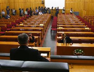 HDP holds parliamentary meeting with spokesperson after ban on guests