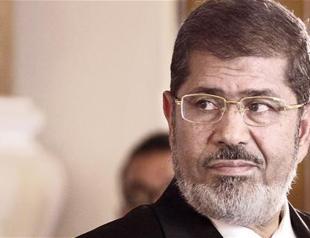 Egypt court overturns Morsi death sentence