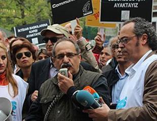 Turkish journalist, academic Doğan Tılıç receives press freedom award in Spain