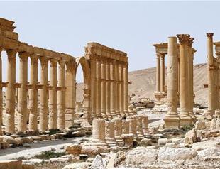 ISIL, Syria’s Russian-backed army fight over Palmyra