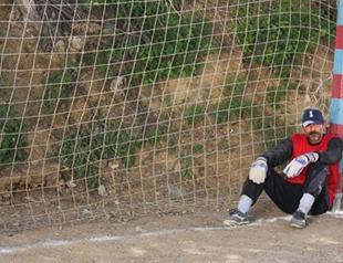 Love in between football matches