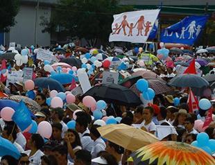 Thousands protest in Mexico against gay marriage legalization