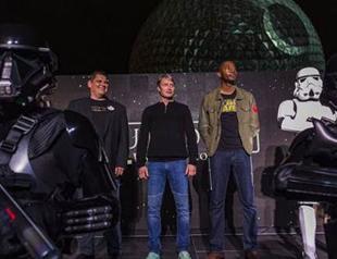 ‘Star Wars’ fans get early Christmas gift with ‘Rogue One’