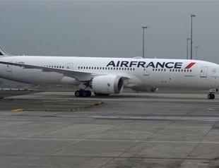 US, UK spies ‘targeted mobiles on planes’