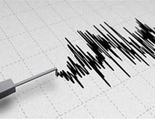 Magnitude 7.9 quake hits off east Papua New Guinea