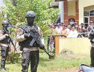 Indonesian police kill 3 suspects in gunfight after bombs found