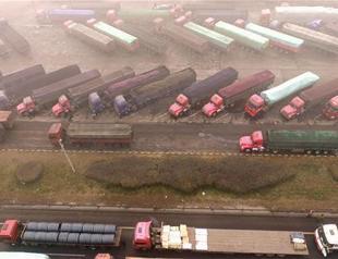 China’s smoggiest city closes schools amid public anger