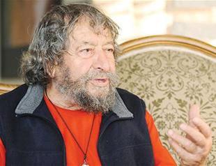 Fikret Otyam commemorated in exhibition