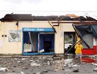 Christmas typhoon leaves four dead in Philippines