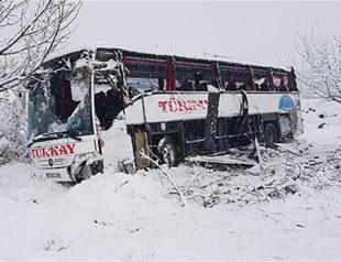 5 killed as bus falls off cliff in northern Turkey