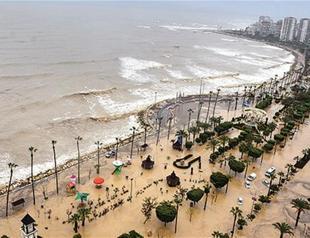 Snow, storms hit Turkey, at least 2 killed in floods