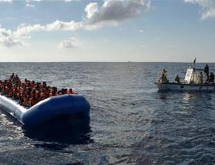 Italy says another 900 migrants rescued in Med