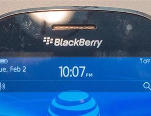 BlackBerry to outsource handsets, will halt production