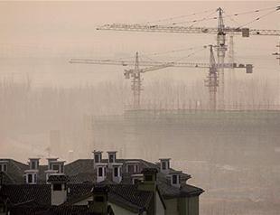 Smog in northern China shuts roads, causes canceled flights