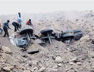 India mine collapse toll rises to at least 16