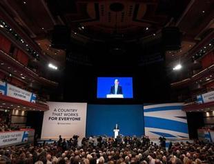 Britain’s Hammond promises new economic plan to handle Brexit turbulence