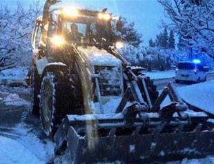 Heavy snowfall paralyzes life in Turkey