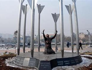 Trustee removes monument built after Uludere incident in southeastern Turkey