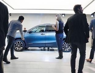 Detroit braces for Trump tweets as auto show opens