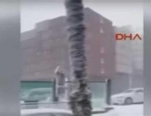 VIDEO: Panic as huge container ship shaves Istanbul’s Tarabya coast