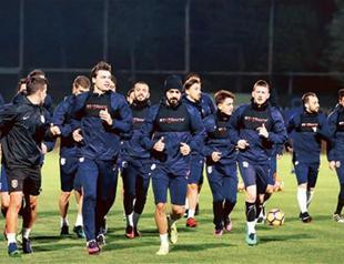 Turkish league leader Başakşehir rejects title talk as second half begins