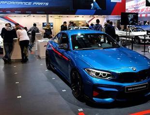 Trump threatens German carmakers with 35 pct US import tariff